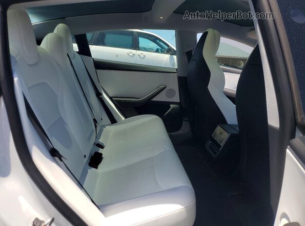 5YJ3E1ET7RF773909 2024 TESLA MODEL White Вид задніх сидінь