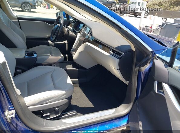 5YJSA1E17GF133122 2016 TESLA MODEL S Blue Вид салону спереду