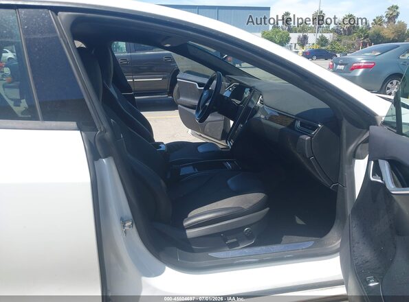 5YJSA1E18GF160524 2016 TESLA MODEL S White წინა სალონის ხედი