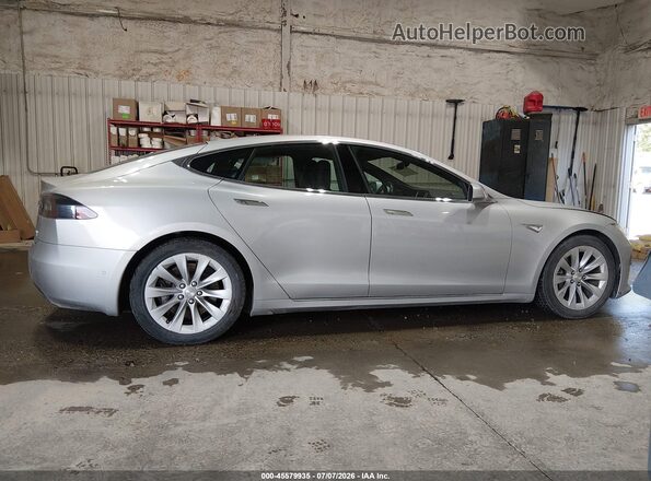 5YJSA1E23GF149794 2016 TESLA MODEL S Silver Вид задньої частини салону