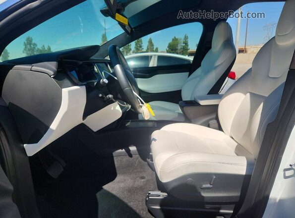 5YJXCAE20JF124276 2018 TESLA MODEL White Vista interior delantera