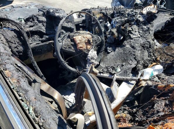 5YJXCAE26JF087993 2018 TESLA MODEL Серый Вид панели приборов