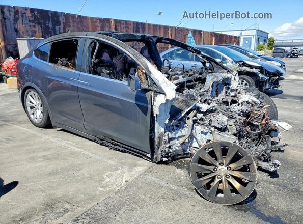 5YJXCAE26JF087993 2018 TESLA MODEL Серый Передняя правая четверть