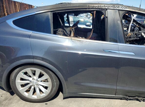 5YJXCAE26JF087993 2018 TESLA MODEL Серый Вид задних сидений
