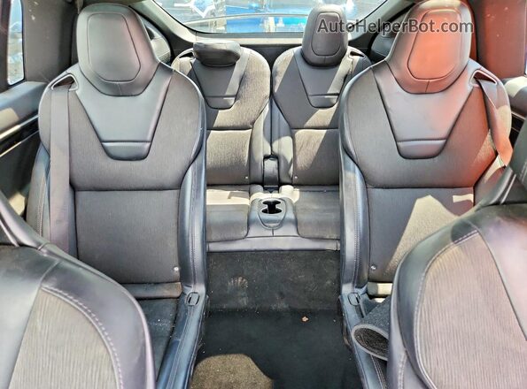 5YJXCBE26HF049096 2017 TESLA MODEL Black Հետևի նստատեղերի տեսք
