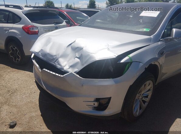 5YJXCBE27GF005722 2016 TESLA MODEL X Gray Вид спереду