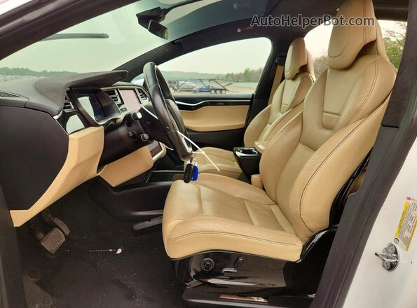 5YJXCBE28GF013425 2016 TESLA MODEL White Вид салону спереду
