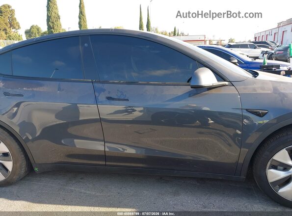 5YJYGAED3MF181652 2021 TESLA MODEL Y Gray Rear interior view