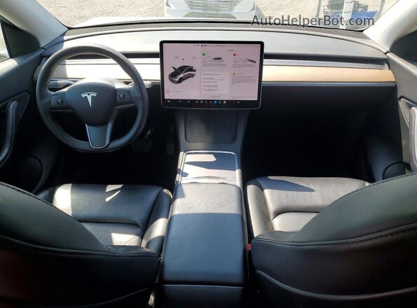 5YJYGAEE3MF136901 2021 TESLA MODEL Белый Вид панели приборов