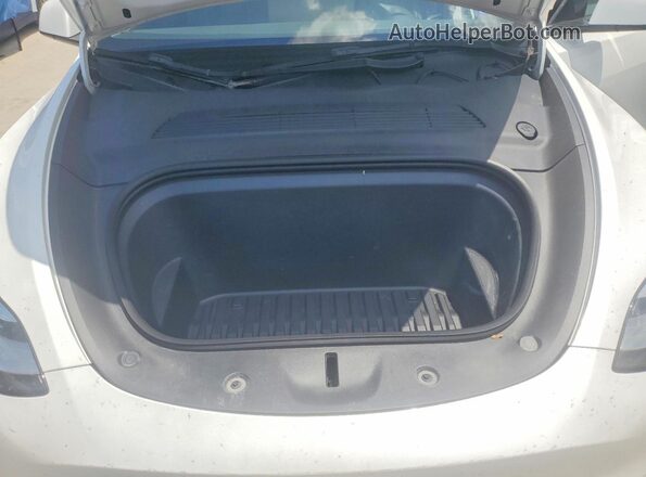 5YJYGAEE9MF301303 2021 TESLA MODEL White Widok wnętrza z tyłu
