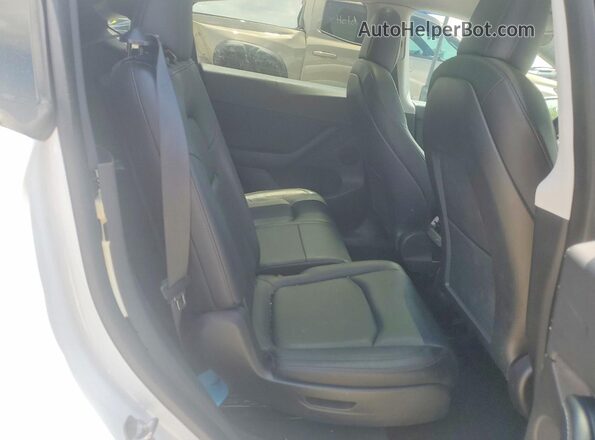 5YJYGAEE9MF301303 2021 TESLA MODEL White Widok tylnych siedzeń