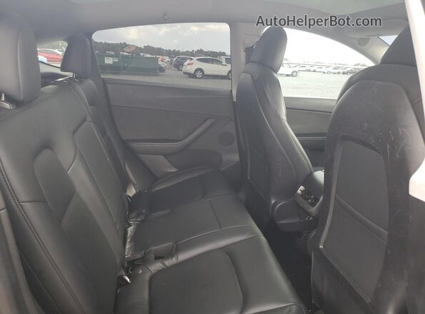5YJYGDEE0LF044306 2020 TESLA MODEL Gray Widok tylnych siedzeń