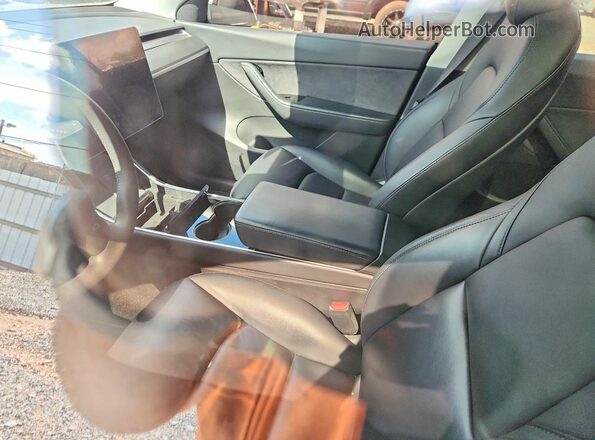 5YJYGDEE0MF070096 2021 TESLA MODEL White Առջևի վահանակի տեսք