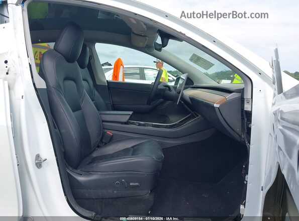 5YJYGDEE0MF075041 2021 TESLA MODEL Y Белый Вид салона спереди