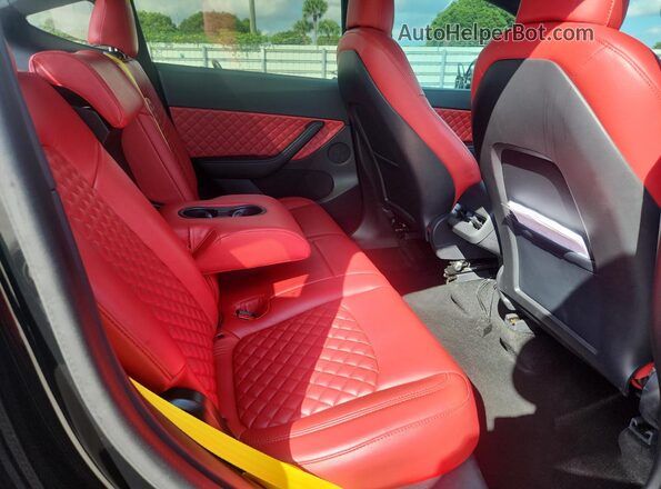 5YJYGDEE0MF076576 2021 TESLA MODEL Black Հետևի նստատեղերի տեսք