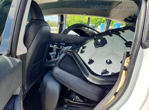 5YJYGDEE0MF204248 2021 TESLA MODEL White Widok tylnych siedzeń