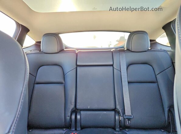5YJYGDEE0MF271027 2021 TESLA MODEL White Rear seats view