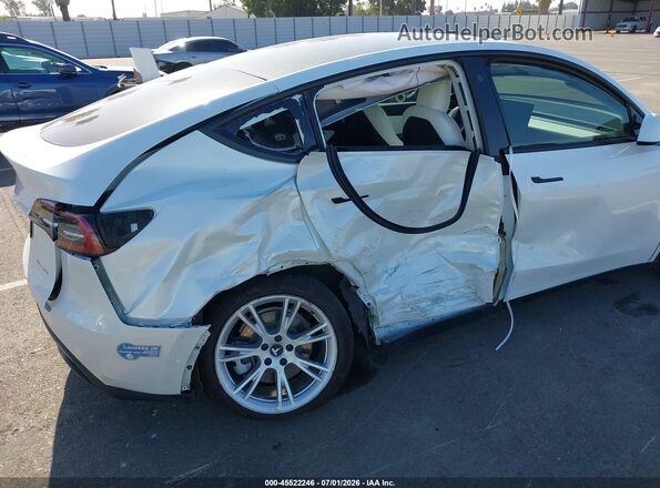 5YJYGDEE0MF299023 2021 TESLA MODEL Y White Widok z przodu