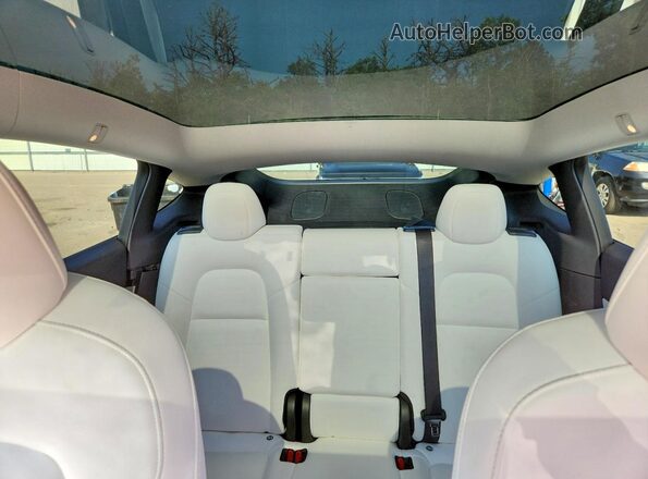5YJYGDEE1MF130855 2021 TESLA MODEL White Vista de los asientos traseros
