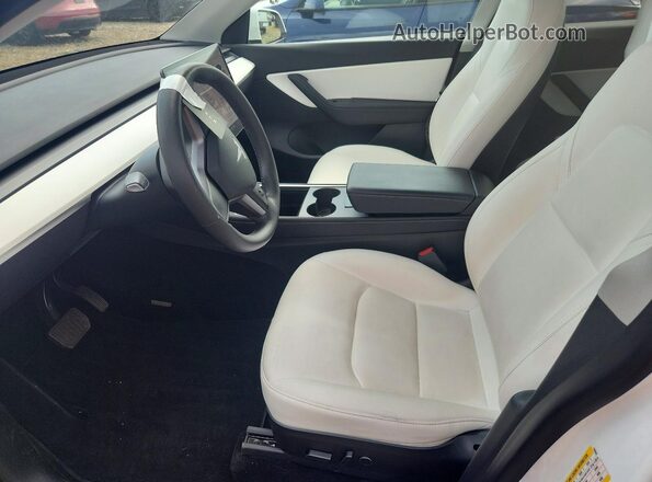 5YJYGDEE1MF130855 2021 TESLA MODEL White Vista interior delantera