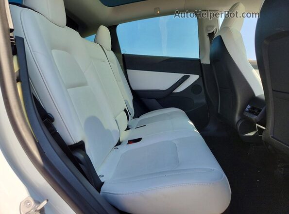 5YJYGDEE1MF130855 2021 TESLA MODEL White Vista interior trasera