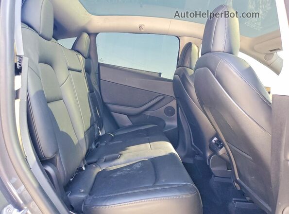5YJYGDEE1MF293733 2021 TESLA MODEL Two Tone Vista de los asientos traseros