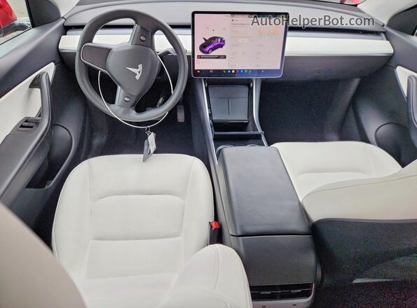 5YJYGDEE2MF090012 2021 TESLA MODEL Красный Вид панели приборов
