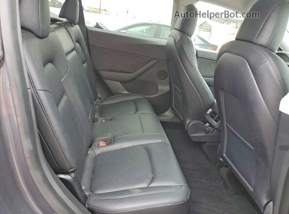 5YJYGDEE2MF090740 2021 TESLA MODEL Gray Widok tylnych siedzeń