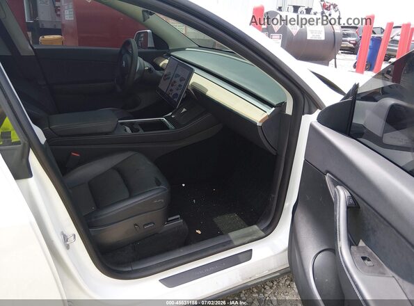 5YJYGDEE2MF294390 2021 TESLA MODEL Y White Front interior view