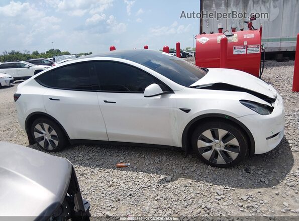 5YJYGDEE2MF294390 2021 TESLA MODEL Y White Rear interior view