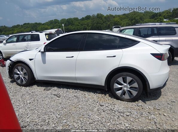 5YJYGDEE2MF294390 2021 TESLA MODEL Y White 360 interior view