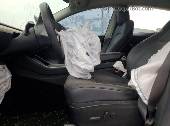 5YJYGDEE3LF017097 2020 TESLA MODEL White Front interior view
