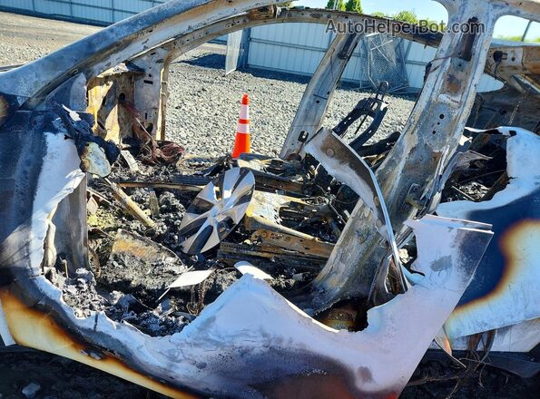 5YJYGDEE3LF032845 2020 TESLA MODEL Burn Front interior view