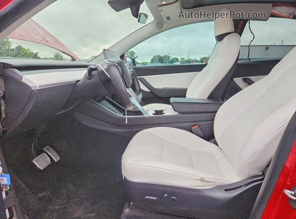 5YJYGDEE4MF061403 2021 TESLA MODEL Red Вид салону спереду