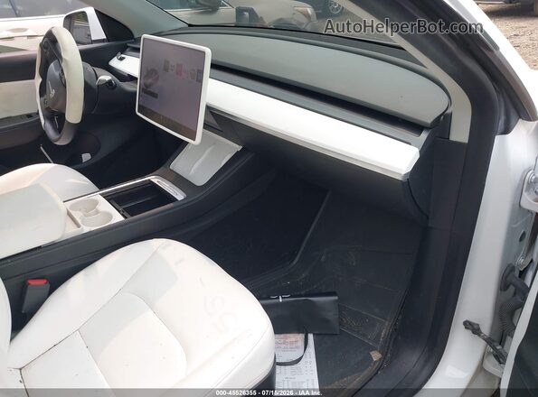 5YJYGDEE4MF179600 2021 TESLA MODEL Y Белый Вид салона спереди