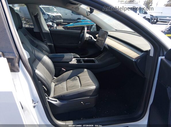 5YJYGDEE4MF275887 2021 TESLA MODEL Y Белый Вид салона спереди