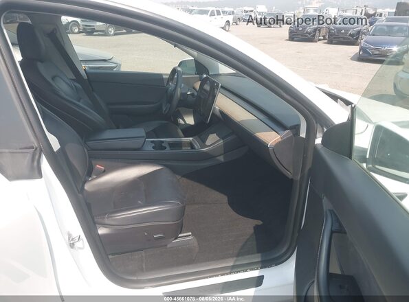 5YJYGDEE4MF287411 2021 TESLA MODEL Y White Vista interior delantera