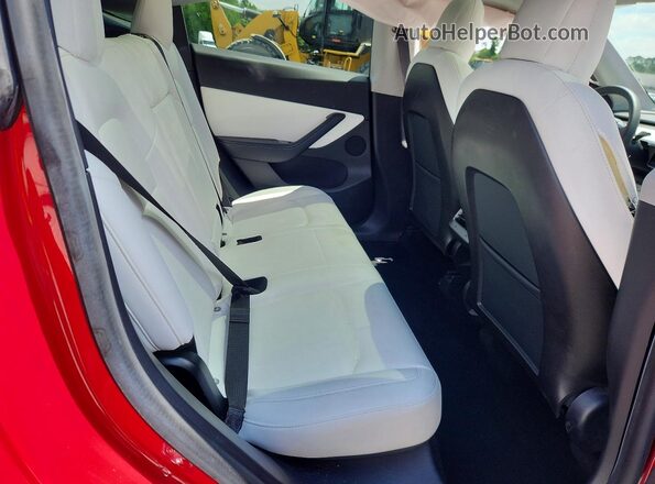 5YJYGDEE5LF023077 2020 TESLA MODEL Red Widok wnętrza z tyłu