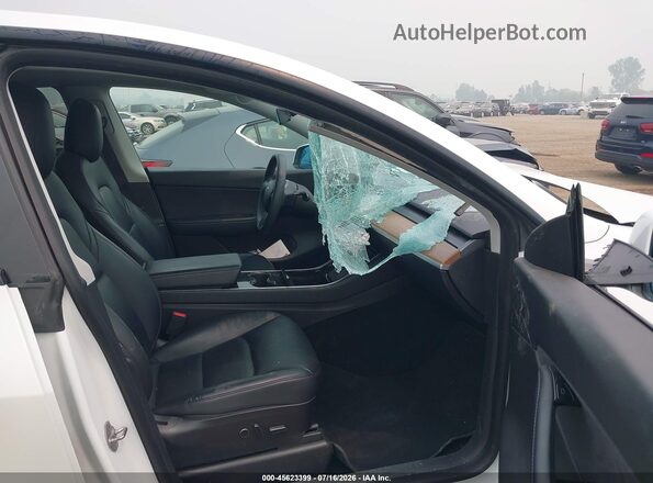 5YJYGDEE5MF080378 2021 TESLA MODEL Y Белый Вид салона спереди