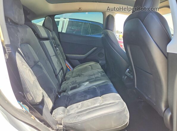 5YJYGDEE5MF271153 2021 TESLA MODEL White Vista de los asientos traseros