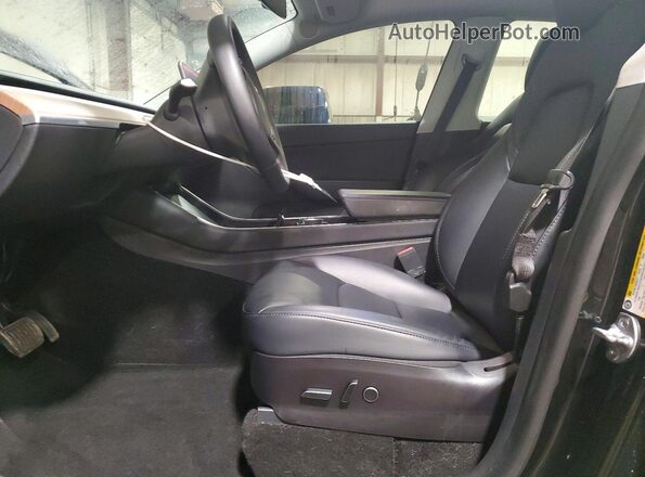 5YJYGDEE6MF080101 2021 TESLA MODEL Черный Вид салона спереди