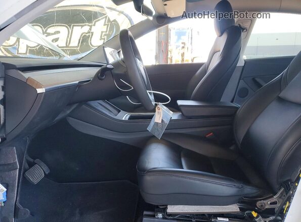 5YJYGDEE6MF241014 2021 TESLA MODEL White წინა სალონის ხედი