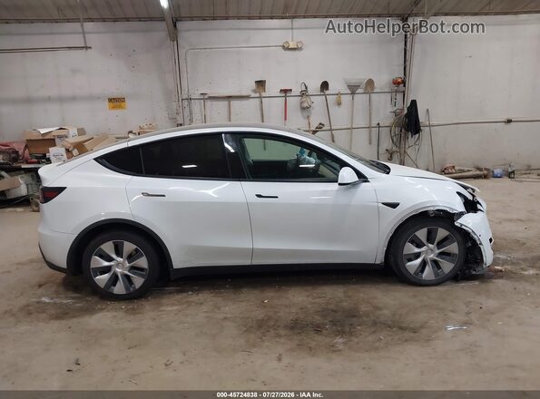 5YJYGDEE7LF017054 2020 TESLA MODEL Y White Rear interior view