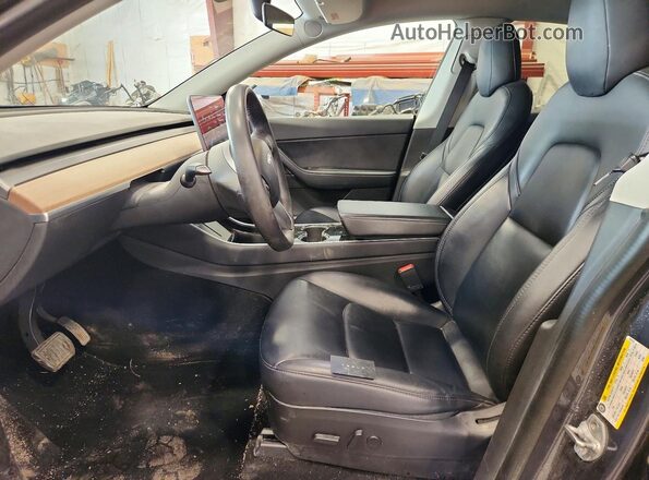 5YJYGDEE7LF031519 2020 TESLA MODEL Gray Front interior view