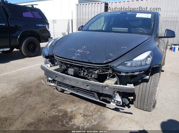 5YJYGDEE7MF074565 2021 TESLA MODEL Y Gray Widok z przodu