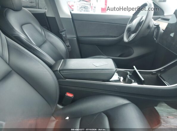 5YJYGDEE7MF082164 2021 TESLA MODEL Y Белый Вид салона спереди