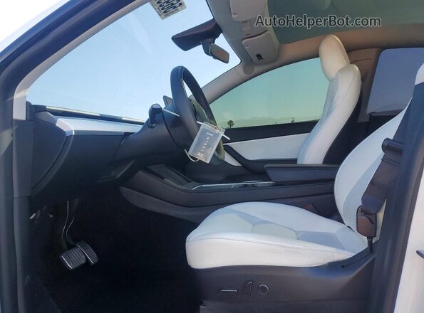 5YJYGDEE7MF202643 2021 TESLA MODEL White Вид салону спереду