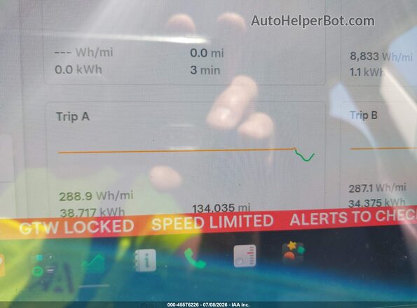 5YJYGDEE8MF105063 2021 TESLA MODEL Y Gray 