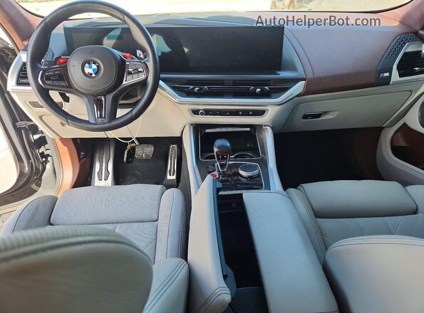 5YM23CS03P9R79038 2023 BMW XM Серый Вид панели приборов