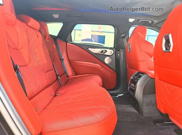 5YM23CS05P9S47414 2023 BMW XM Черный Вид задней части салона